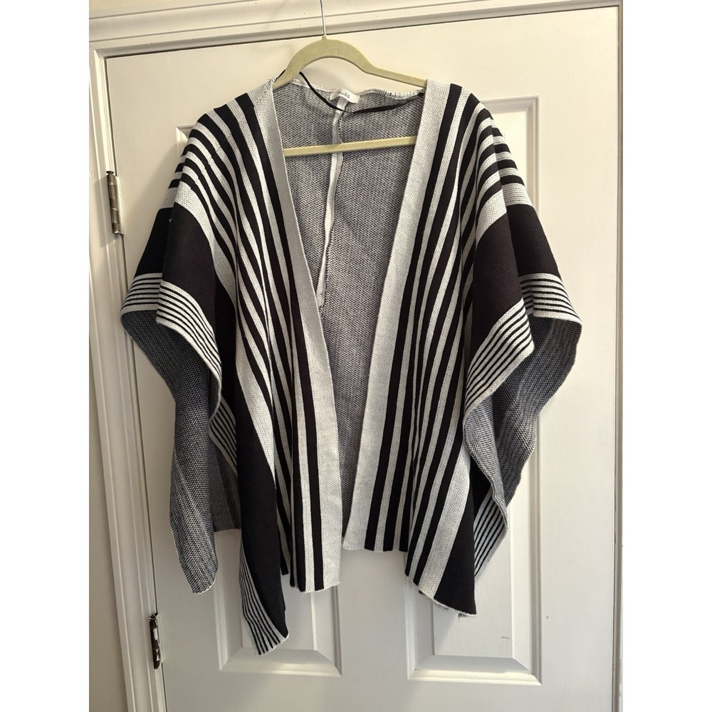 Mudd 100% Acrylic Poncho One Size Black Gray Shawl Sweater Cape Style